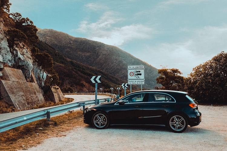 Coche negro nuevo